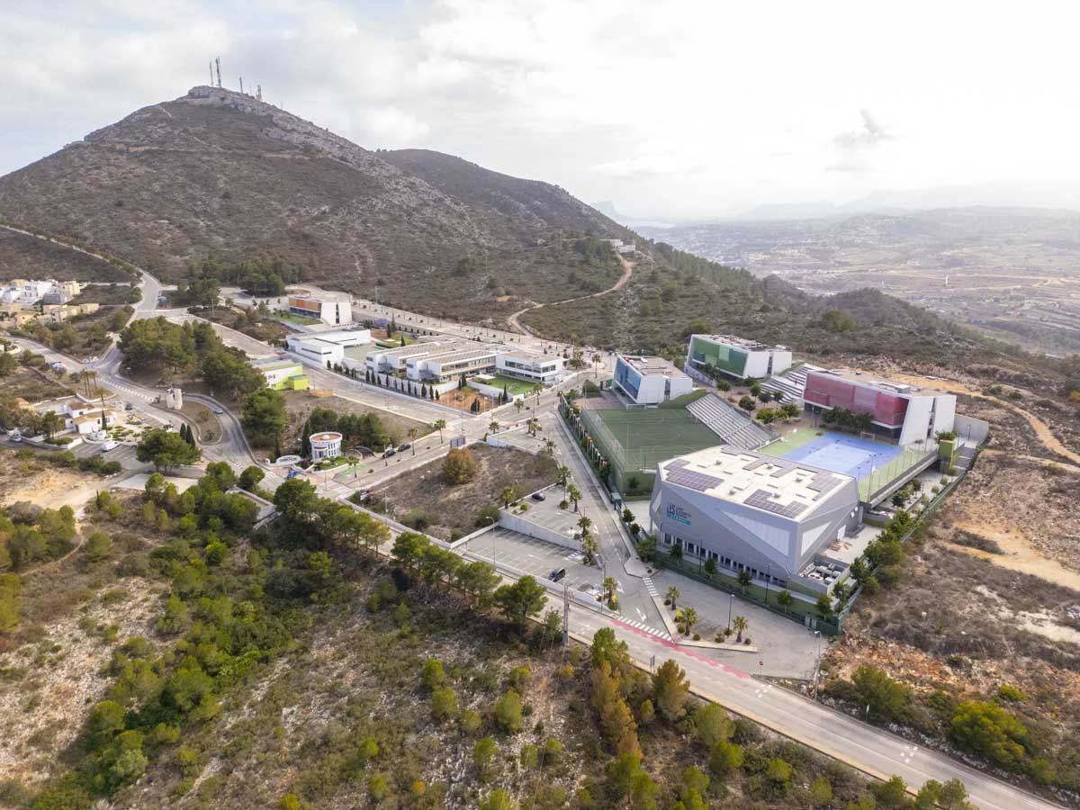 Aerial view of Lady Elizabeth School campus